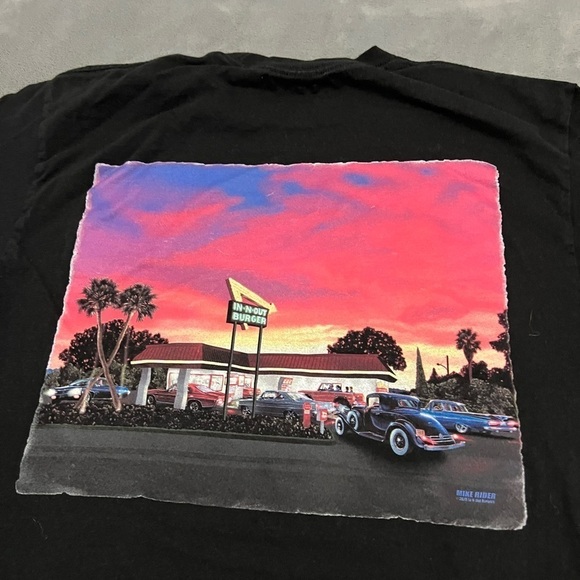 IN N OUT Tee Size Medium - Picture 4 of 5